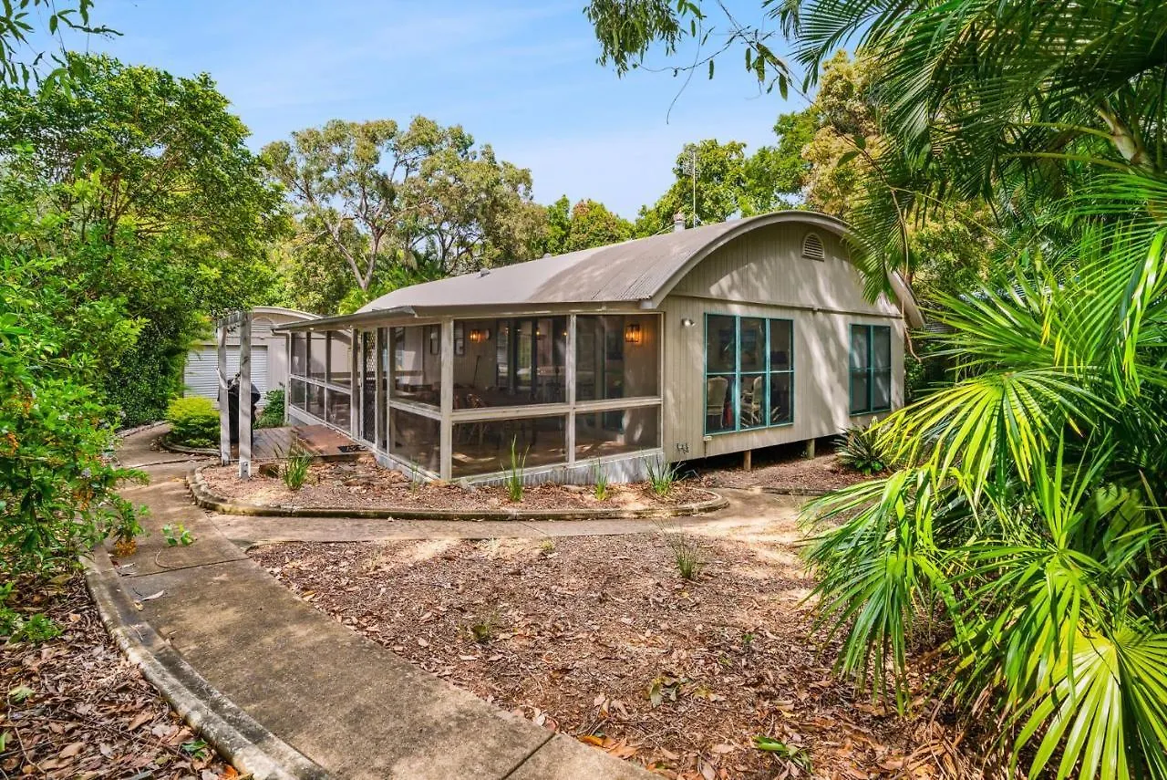 Holiday home 7 Belle Court Rainbow Shores Fully Ducted Aircon. Pets Welcome Rainbow Beach